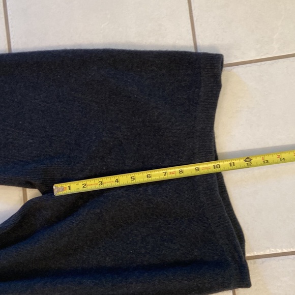 Genuine Cashmere Cropped Pants - Picture 14 of 15